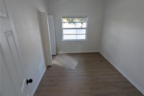 Casa en alquiler en Tampa, Florida, 3 dormitorios, 96.8 m2 № 1900994 - foto 9