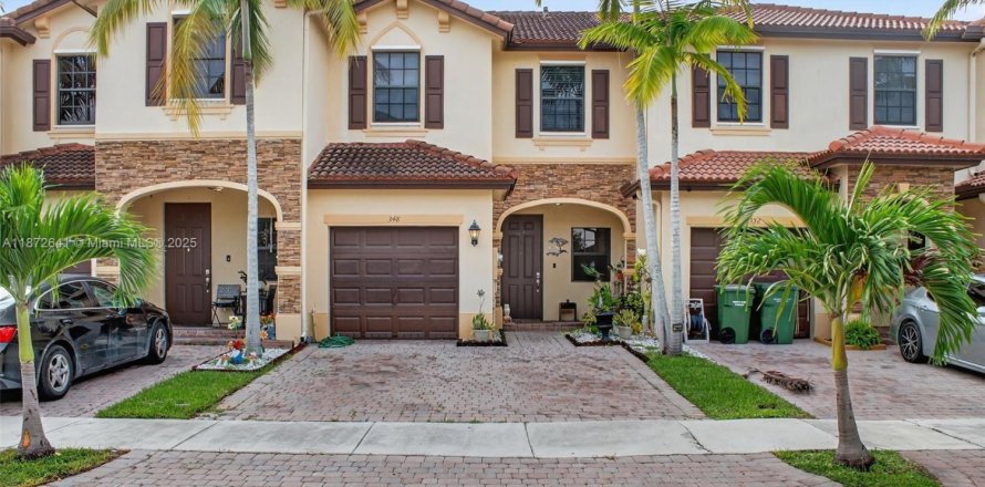 Touwnhouse à Homestead, Floride 3 chambres, 140.47 m2 № 1949340