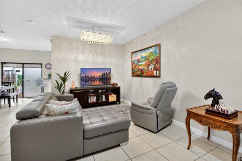 Touwnhouse à vendre à Homestead, Floride: 3 chambres, 140.47 m2 № 1949340 - photo 6