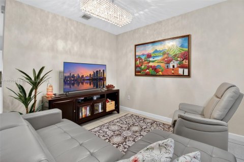 Touwnhouse à vendre à Homestead, Floride: 3 chambres, 140.47 m2 № 1949340 - photo 8