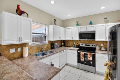 Touwnhouse à vendre à Homestead, Floride: 3 chambres, 140.47 m2 № 1949340 - photo 12