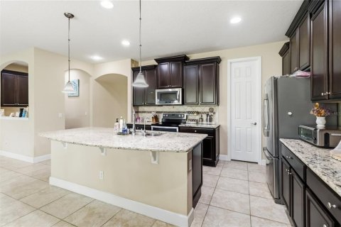 House in Orlando, Florida 4 bedrooms, 378.3 sq.m. № 2234006 - photo 8