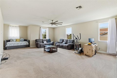 House in Orlando, Florida 4 bedrooms, 378.3 sq.m. № 2234006 - photo 13