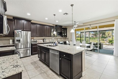 House in Orlando, Florida 4 bedrooms, 378.3 sq.m. № 2234006 - photo 10