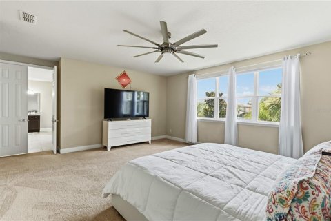 House in Orlando, Florida 4 bedrooms, 378.3 sq.m. № 2234006 - photo 16