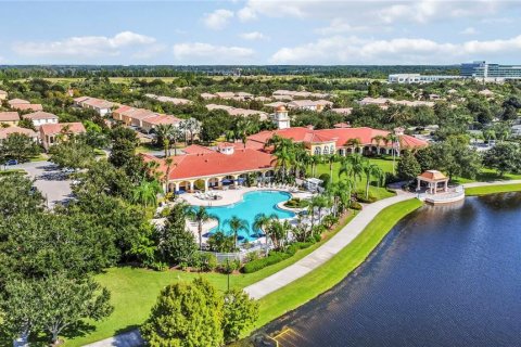 House in Orlando, Florida 4 bedrooms, 378.3 sq.m. № 2234006 - photo 29
