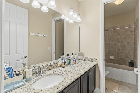 House in Orlando, Florida 4 bedrooms, 378.3 sq.m. № 2234006 - photo 23