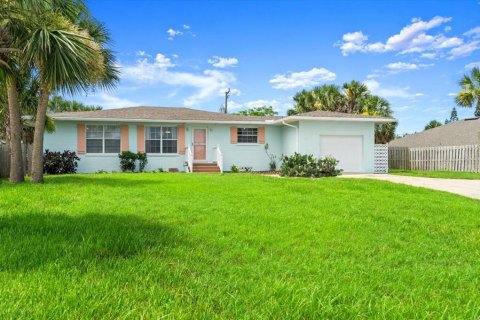 House in Daytona Beach, Florida 3 bedrooms, 176.61 sq.m. № 1792369 - photo 1