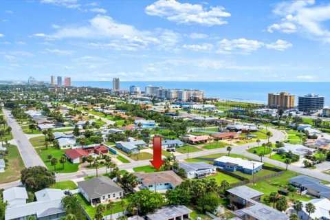House in Daytona Beach, Florida 3 bedrooms, 176.61 sq.m. № 1792369 - photo 7