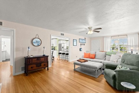 House in Daytona Beach, Florida 3 bedrooms, 176.61 sq.m. № 1792369 - photo 19