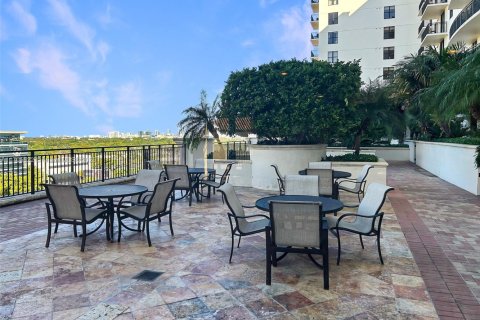 Copropriété à vendre à Coral Gables, Floride: 2 chambres, 104.61 m2 № 1864102 - photo 12