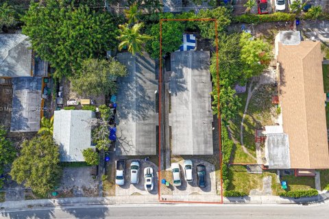 Коммерческая недвижимость в Майами, Флорида 145.3м2 № 1971900