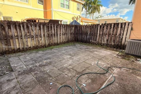 Townhouse in Miami, Florida 3 bedrooms, 134.89 sq.m. № 1942420 - photo 14