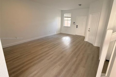 Townhouse in Miami, Florida 3 bedrooms, 134.89 sq.m. № 1942420 - photo 5