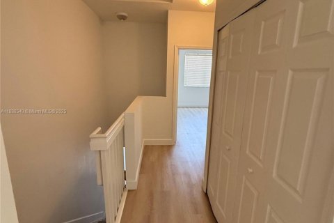 Townhouse in Miami, Florida 3 bedrooms, 134.89 sq.m. № 1942420 - photo 12