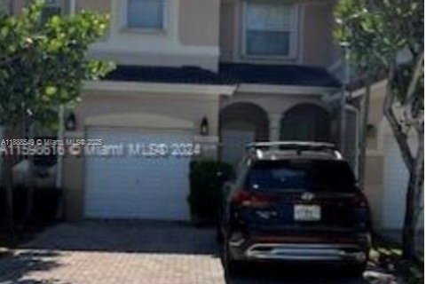 Townhouse in Miami, Florida 3 bedrooms, 134.89 sq.m. № 1942420