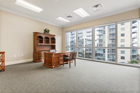 Immobilier commercial à louer à Orlando, Floride: 912.02 m2 № 2125387 - photo 15
