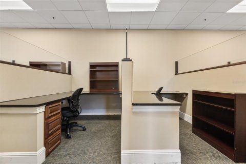 Immobilier commercial à louer à Orlando, Floride: 912.02 m2 № 2125387 - photo 5