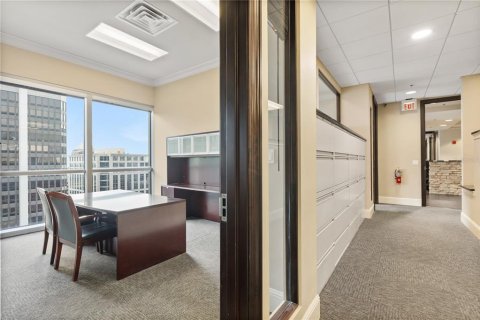 Immobilier commercial à louer à Orlando, Floride: 912.02 m2 № 2125387 - photo 4