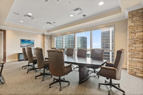 Immobilier commercial à louer à Orlando, Floride: 912.02 m2 № 2125387 - photo 27
