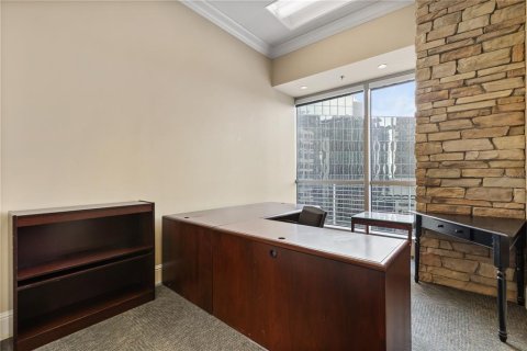 Immobilier commercial à louer à Orlando, Floride: 912.02 m2 № 2125387 - photo 8