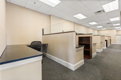 Immobilier commercial à louer à Orlando, Floride: 912.02 m2 № 2125387 - photo 30