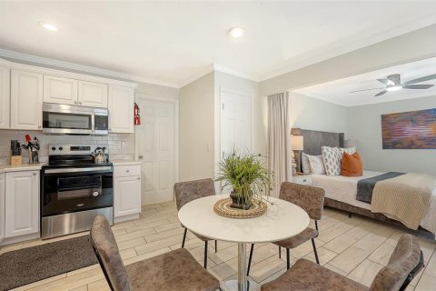 Commercial property in Sarasota, Florida 493.59 sq.m. № 2408693 - photo 19