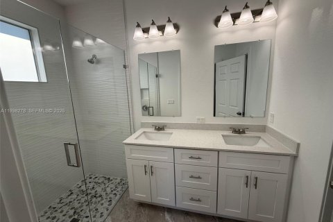 House in Lehigh Acres, Florida 3 bedrooms № 1995975 - photo 22