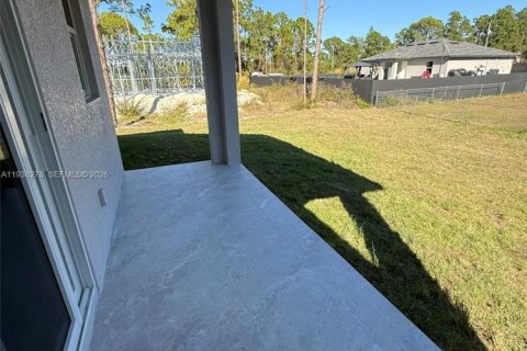 House in Lehigh Acres, Florida 3 bedrooms № 1995975 - photo 25