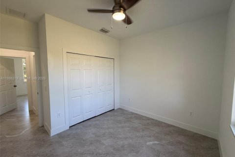 House in Lehigh Acres, Florida 3 bedrooms № 1995975 - photo 17