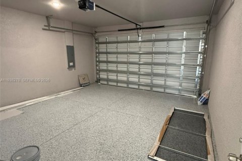 House in Lehigh Acres, Florida 3 bedrooms № 1995975 - photo 30