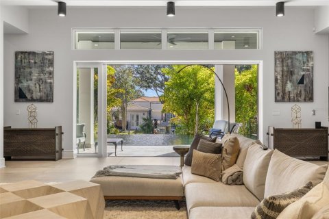 Casa en venta en Tampa, Florida, 5 dormitorios, 547.1 m2 № 2135967 - foto 6