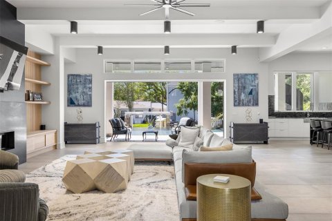 Casa en venta en Tampa, Florida, 5 dormitorios, 547.1 m2 № 2135967 - foto 14