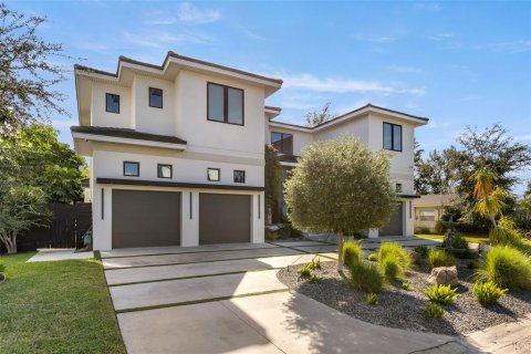 Casa en venta en Tampa, Florida, 5 dormitorios, 547.1 m2 № 2135967 - foto 3