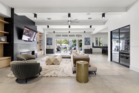Casa en venta en Tampa, Florida, 5 dormitorios, 547.1 m2 № 2135967 - foto 13