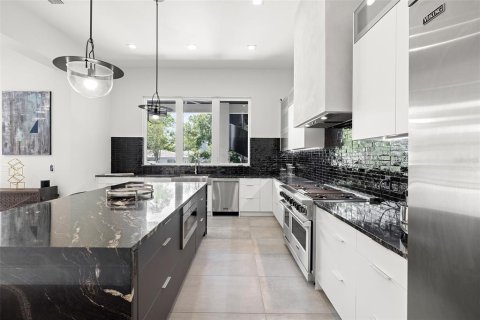 Casa en venta en Tampa, Florida, 5 dormitorios, 547.1 m2 № 2135967 - foto 20