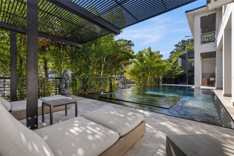 Casa en venta en Tampa, Florida, 5 dormitorios, 547.1 m2 № 2135967 - foto 11