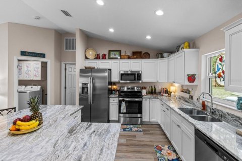 Casa en venta en Citrus Springs, Florida, 3 dormitorios, 147.44 m2 № 1757642 - foto 10