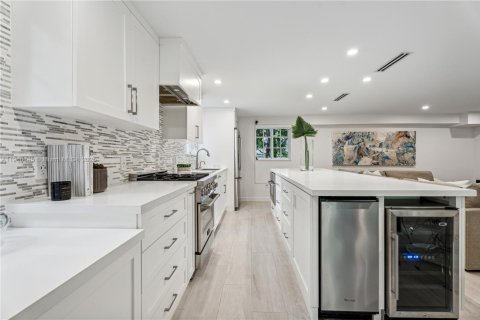 Condominio en venta en Miami Beach, Florida, 4 dormitorios, 170.01 m2 № 1974838 - foto 4