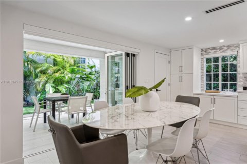 Condominio en venta en Miami Beach, Florida, 4 dormitorios, 170.01 m2 № 1974838 - foto 1