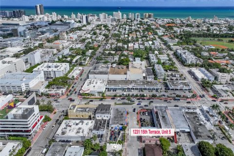 Condominio en venta en Miami Beach, Florida, 4 dormitorios, 170.01 m2 № 1974838 - foto 25