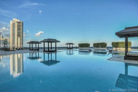 Condo in Hallandale Beach, Florida, 1 bedroom  № 2028019 - photo 19