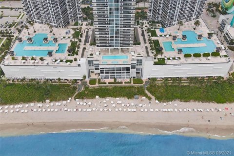Condo in Hallandale Beach, Florida, 1 bedroom  № 2028019 - photo 20