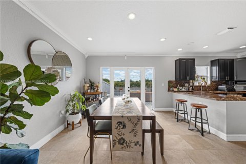 Touwnhouse à vendre à Miami, Floride: 3 chambres, 127.09 m2 № 1748515 - photo 13