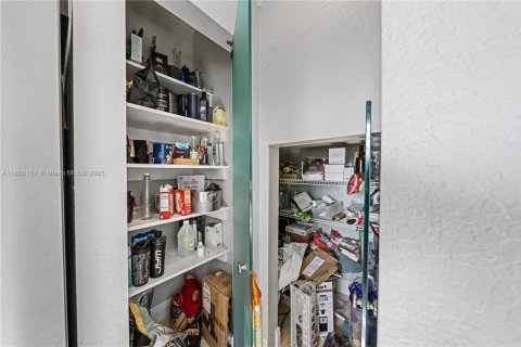 Touwnhouse à vendre à Miami, Floride: 3 chambres, 127.09 m2 № 1748515 - photo 7
