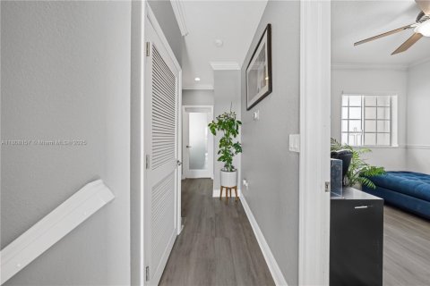 Touwnhouse à vendre à Miami, Floride: 3 chambres, 127.09 m2 № 1748515 - photo 23