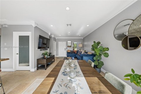 Touwnhouse à vendre à Miami, Floride: 3 chambres, 127.09 m2 № 1748515 - photo 14