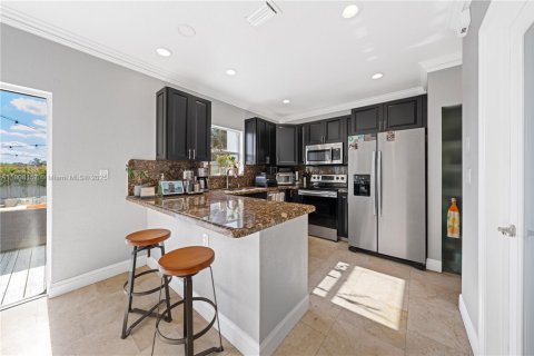 Touwnhouse à vendre à Miami, Floride: 3 chambres, 127.09 m2 № 1748515 - photo 9