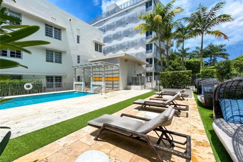 Condominio en alquiler en Miami Beach, Florida, 1 dormitorio, 55.37 m2 № 2040432 - foto 17