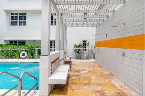 Condo in Miami Beach, Florida, 1 bedroom  № 2040432 - photo 9